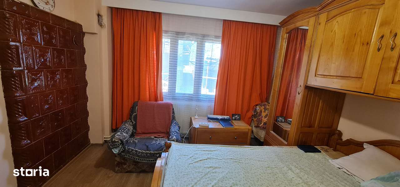 Vând casa caramida si teren 2400mp Horia-15