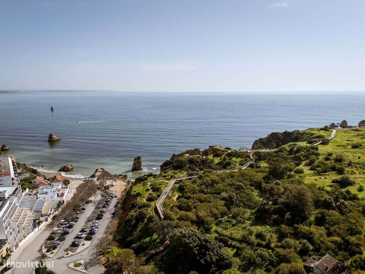 ESPAÇOSO E LUMINOSO APARTAMENTO T2 PARA VENDA PERTO DA PRAIA DA DONA A-35