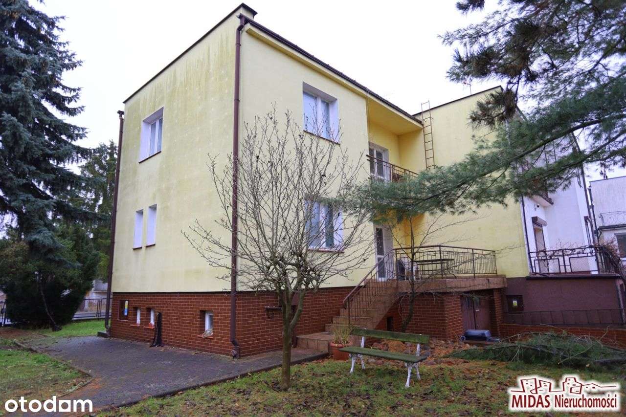 Bliźniak w atrakcyjnej lokalizacji-6