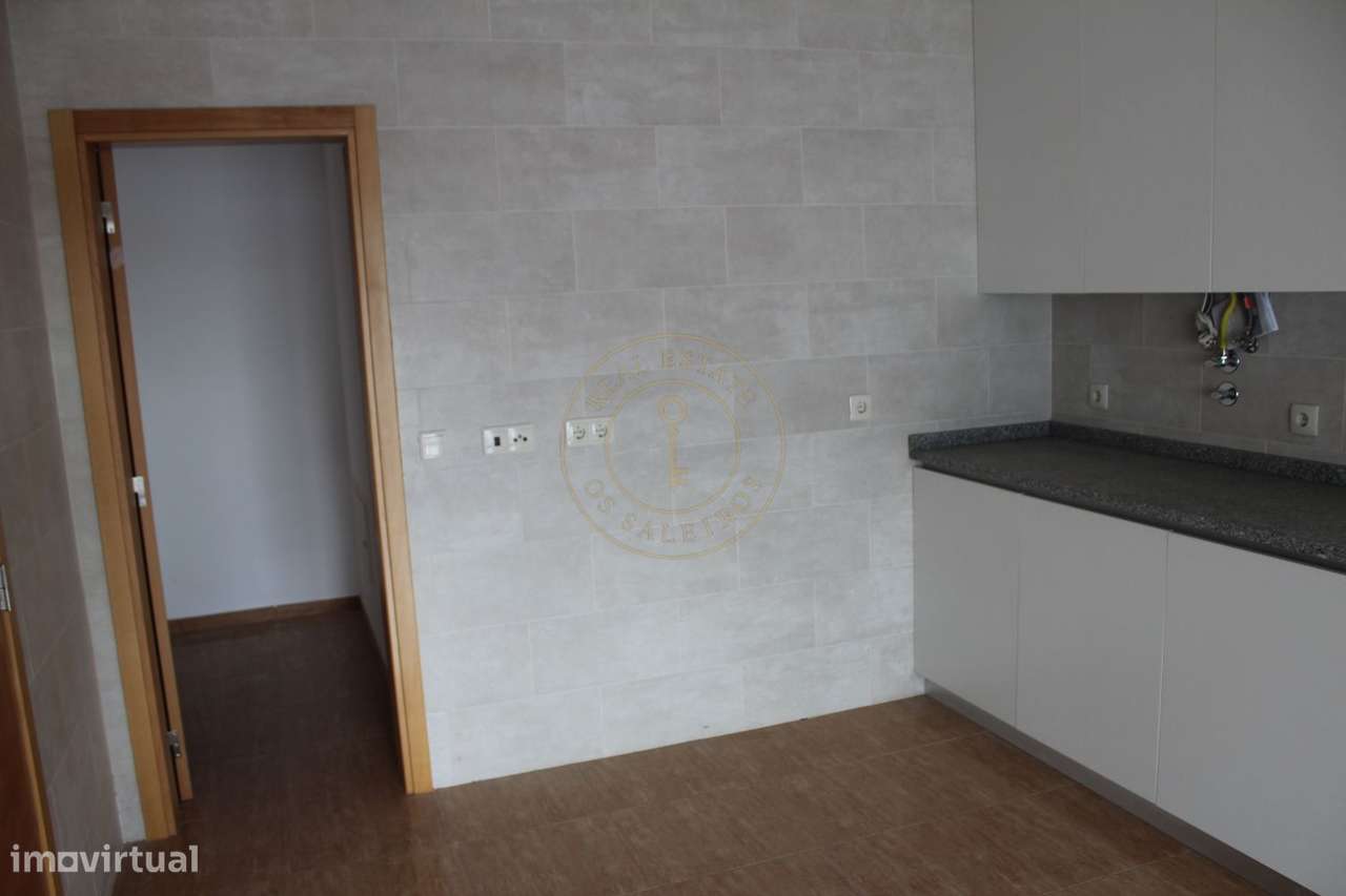 Apartamento T3 Parada de Cima-10