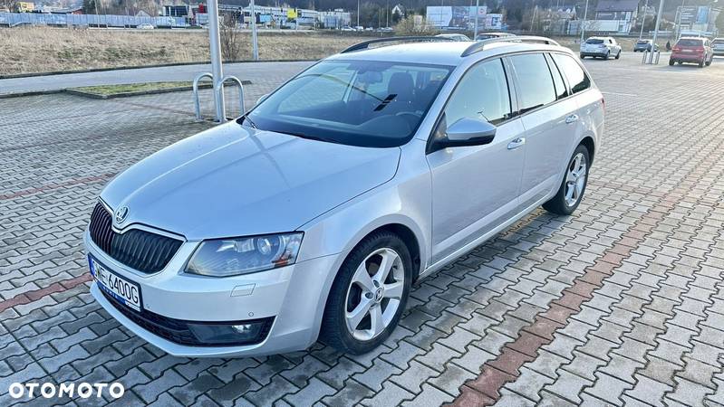 Skoda Octavia 2.0 TDI Elegance DSG - 2