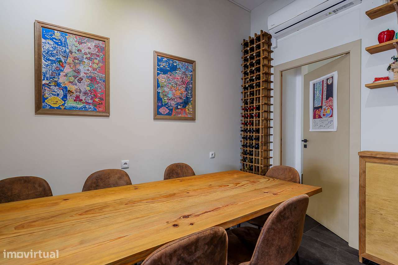 Garrafeira, mercearia para trespasse na Rua Tenente Ferreira Durão-12