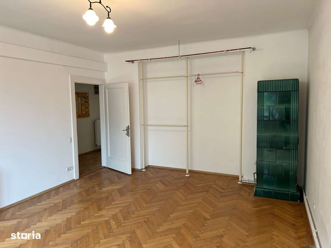Apartament spatios in Centrul Istoric - 102mp, 3camere, 2bai si balcon-0