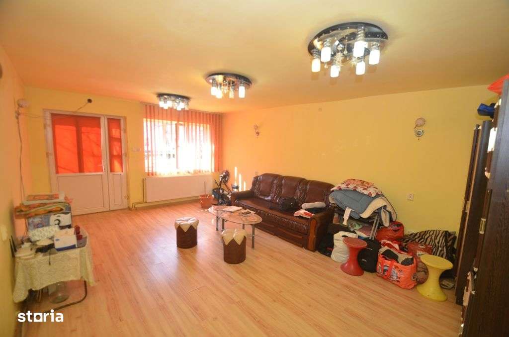 Apartament in zona Elisabetin cu intrare din strada - Imagine principală: 3/12