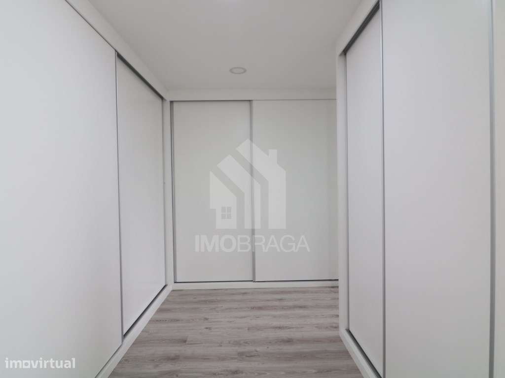 Venda Moradia Banda T3, em Esporões, Braga-27