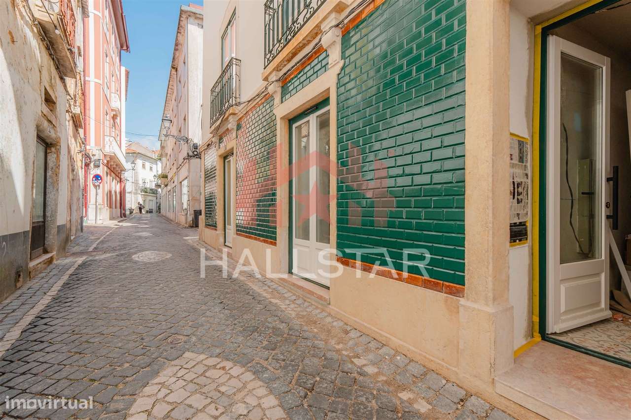 Apartamento T2 Novo / Cozinha Equipada / Vista Castelo de Leiria-31