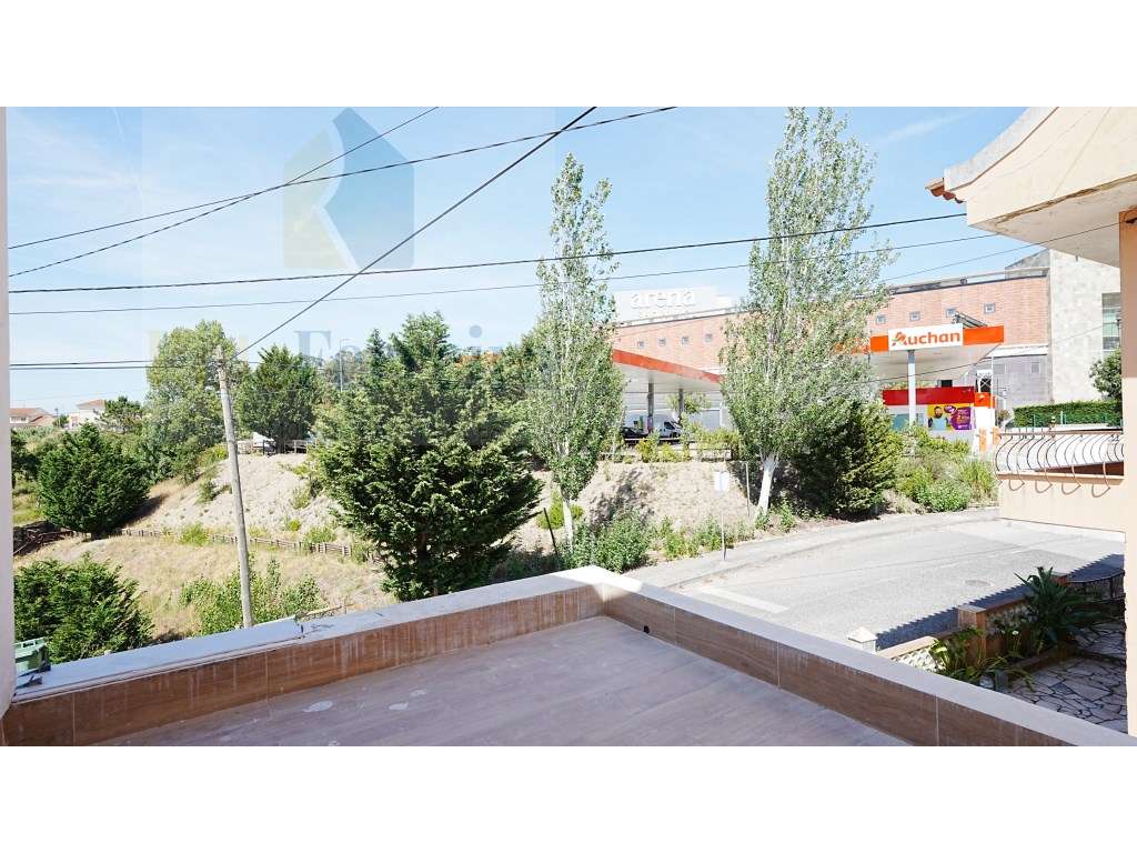 Excelente Moradia T3 totalmente remodelada em Torres Vedras!-25