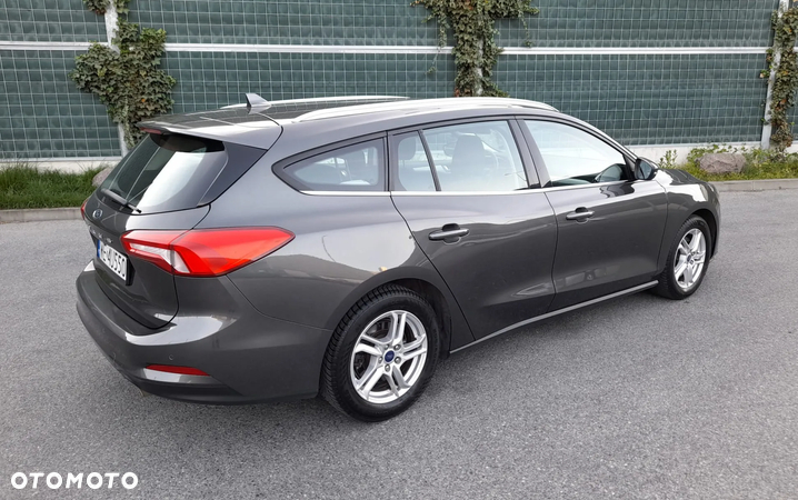 Ford Focus 1.0 EcoBoost Connected - 11