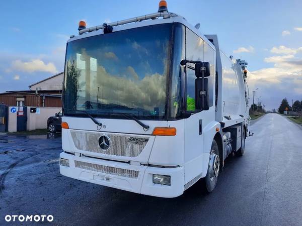 Mercedes-Benz Econic 1828 - 3