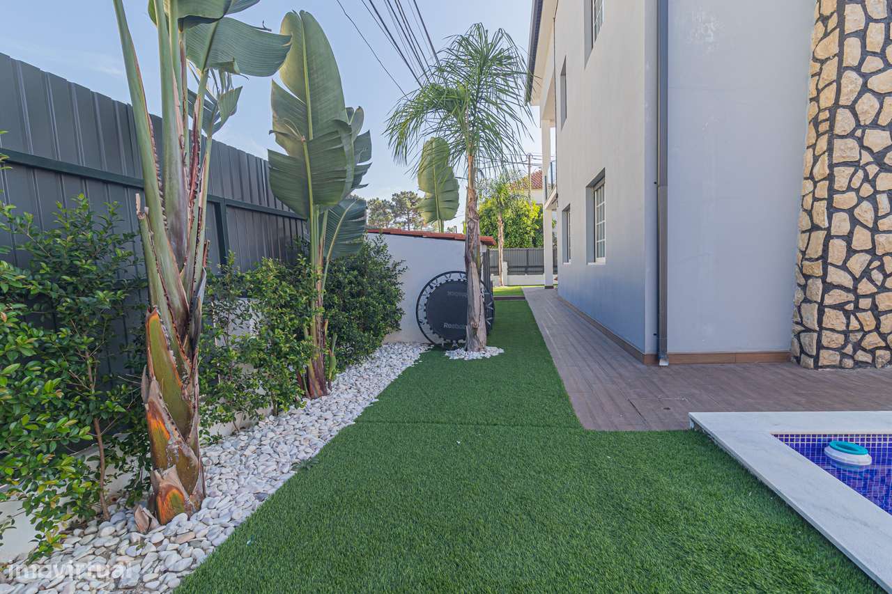 Moradia Isolada T4 com piscina  em Pinhal Frades, Fernão Ferro-44