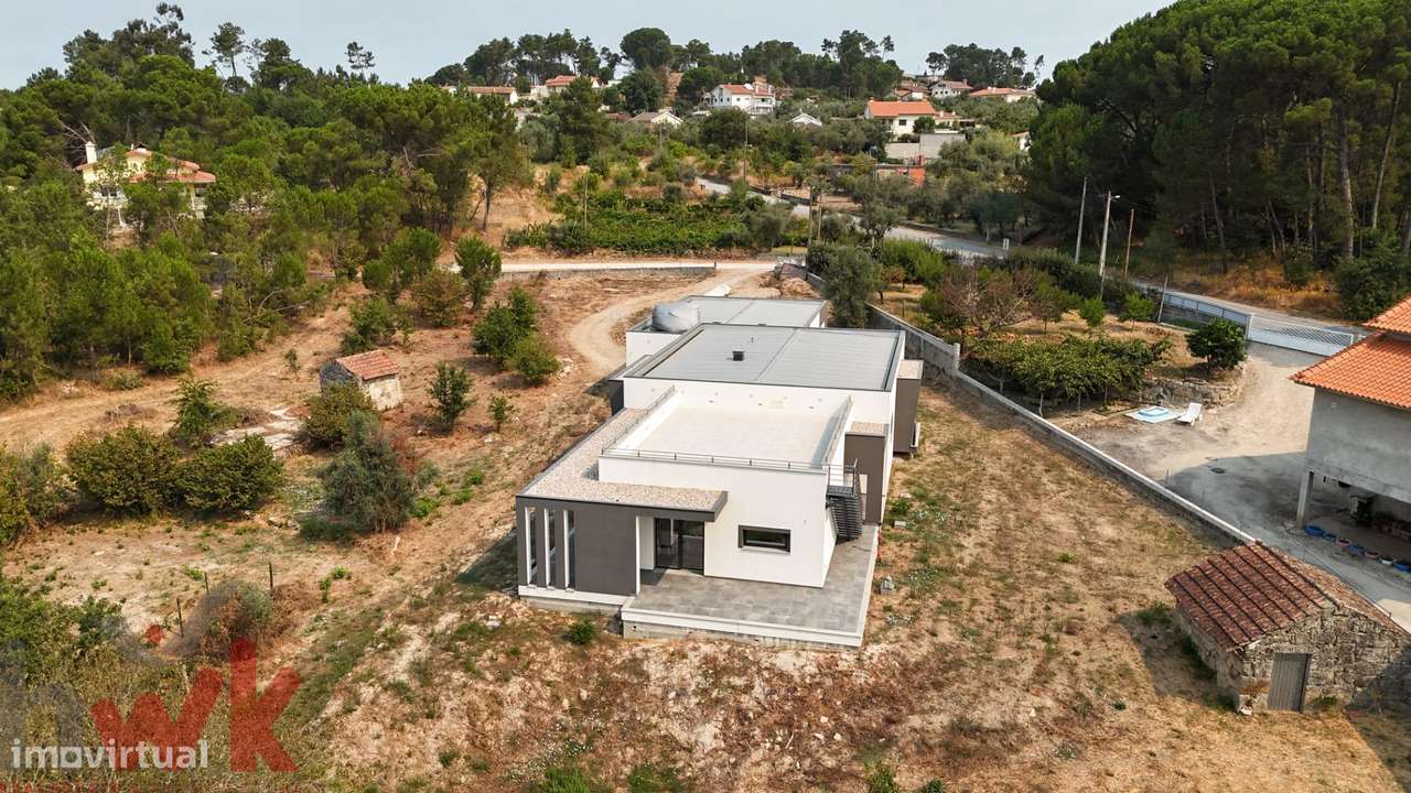 Moradia Nova T4+1 com Terreno-58