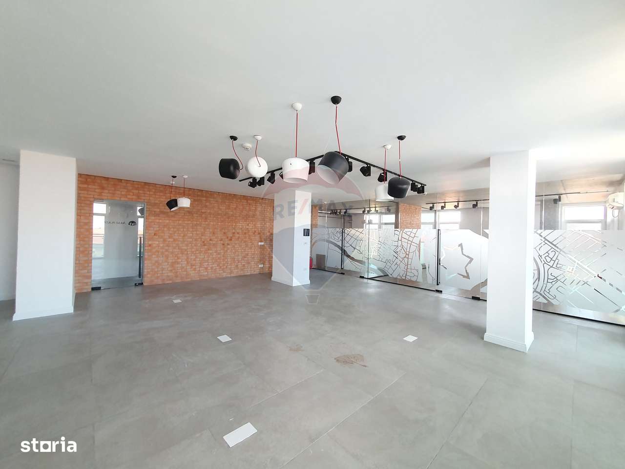 Birou modern 151 mp în Arad Plaza, 2 locuri de parcare - Imagine principală: 5/12