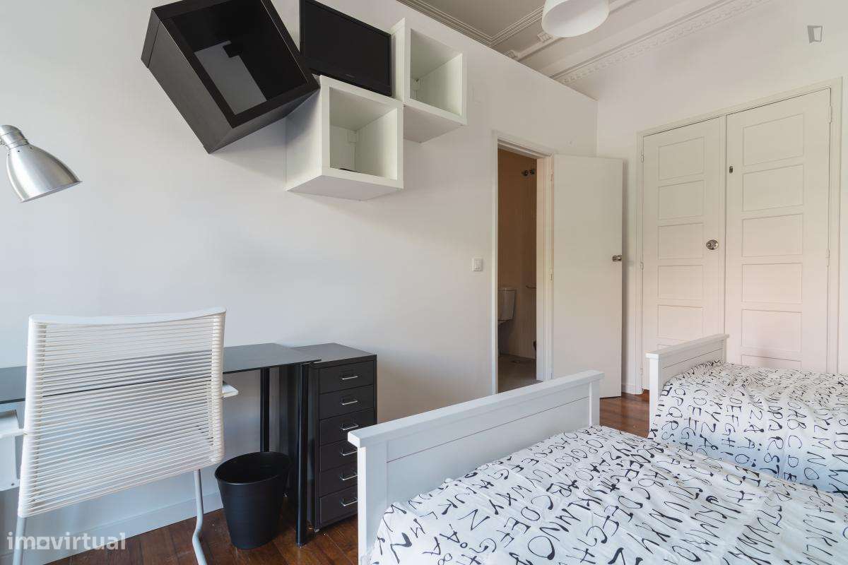Quarto - localizado em Alameda Lisbon - Grande imagem: 4/17