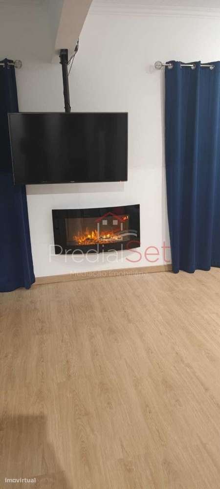 Apartamento T4 em Feijó, Almada-7