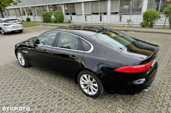 Jaguar XF 20d AWD Prestige - 9