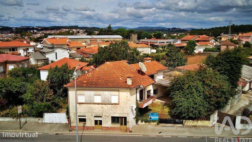 Moradia isolada T8 em Bougado de 270 m2 - Grande imagem: 1/40