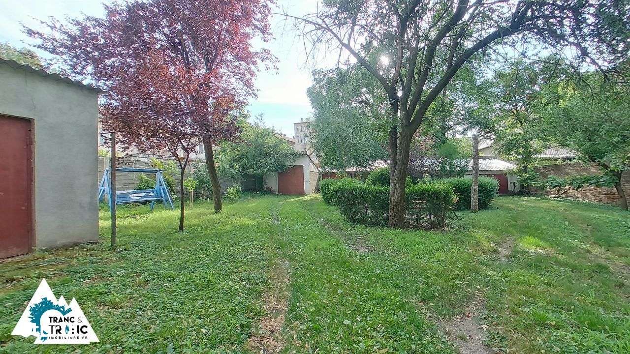 Apartament / Birou generos cu 2 camere pe Bdul Decebal - Imagine principală: 2/12