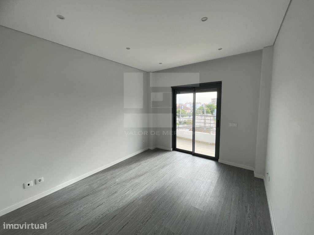 APARTAMENTO T3 COM PISCINA, GARAGEM E ARRECADAÇÃO - OLHÃO - FARO-6