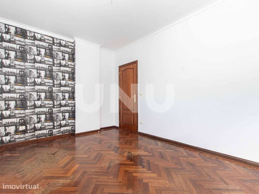 Apartamento T3, com lugar de estacionamento, no Carregado!-15