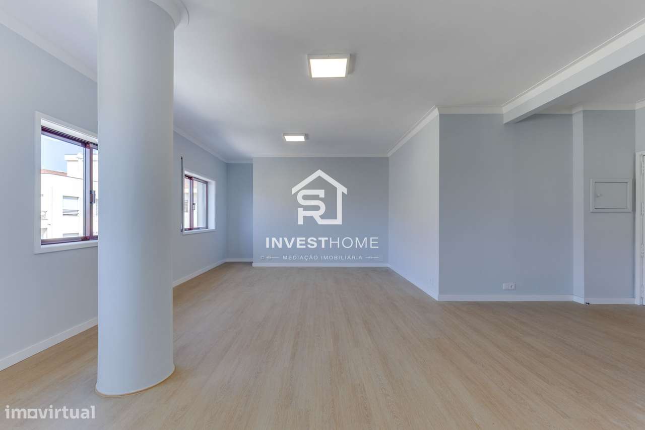 Apartamento T2+1 | Renovado | Boas Áreas | Varanda | 2 Lugares Garagem-9