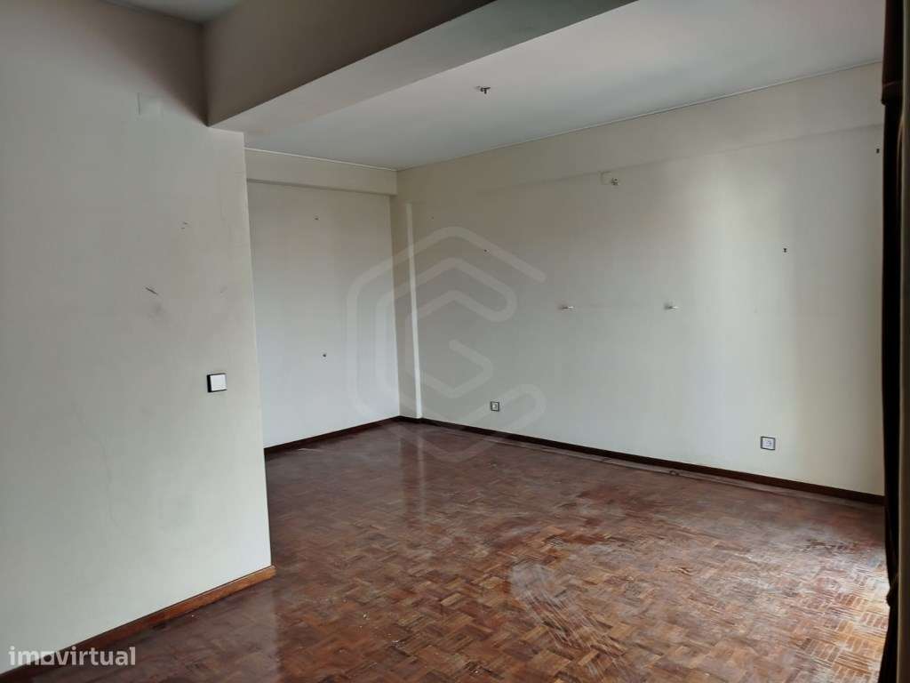 Apartamento T3 com 125 m² e duas varandas no centro de Loulé, Algarve - Grande imagem: 3/31