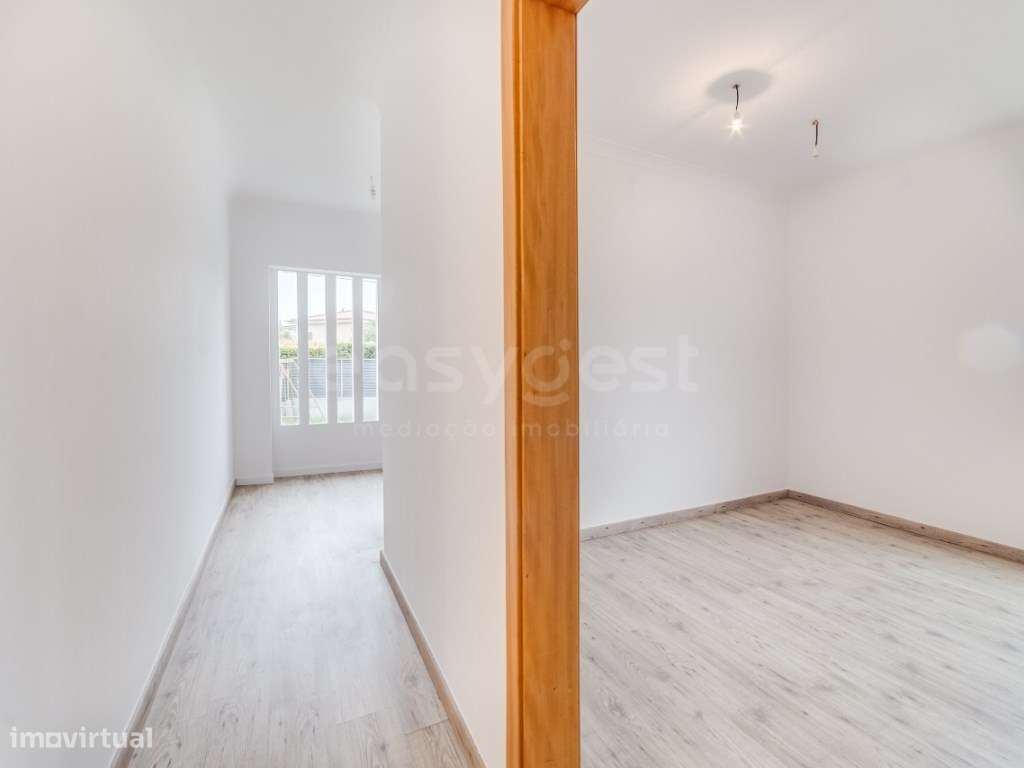 Moradia T3 renovada em maçã, Sesimbra - Agua e Electricidade inc. - Grande imagem: 5/32
