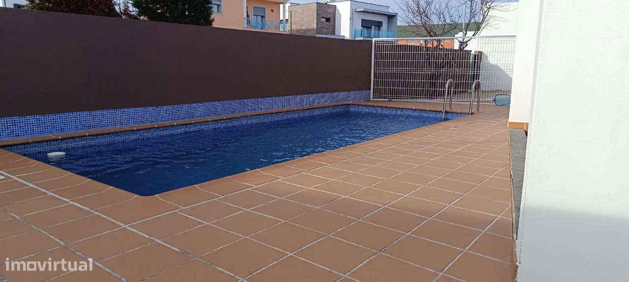 Moradia T4 Isolada na Urbanização do Bonito – Entroncamento-8