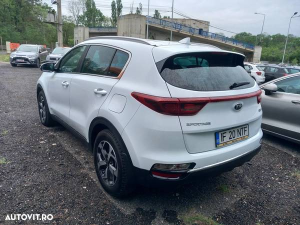 Kia Sportage 1.6 T-GDI HEV 6AT 4x4 Style - 4