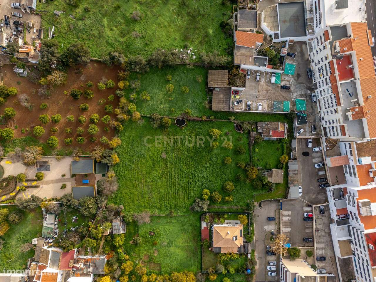 OPORTUNIDADE EXCLUSIVA DE INVESTIMENTO EM LOULÉ – PIP APROVADO!-9