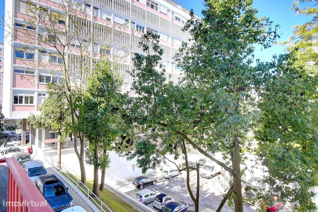 Apartamento T1+1 junto ao Jardim da Estrela – Lisboa-14