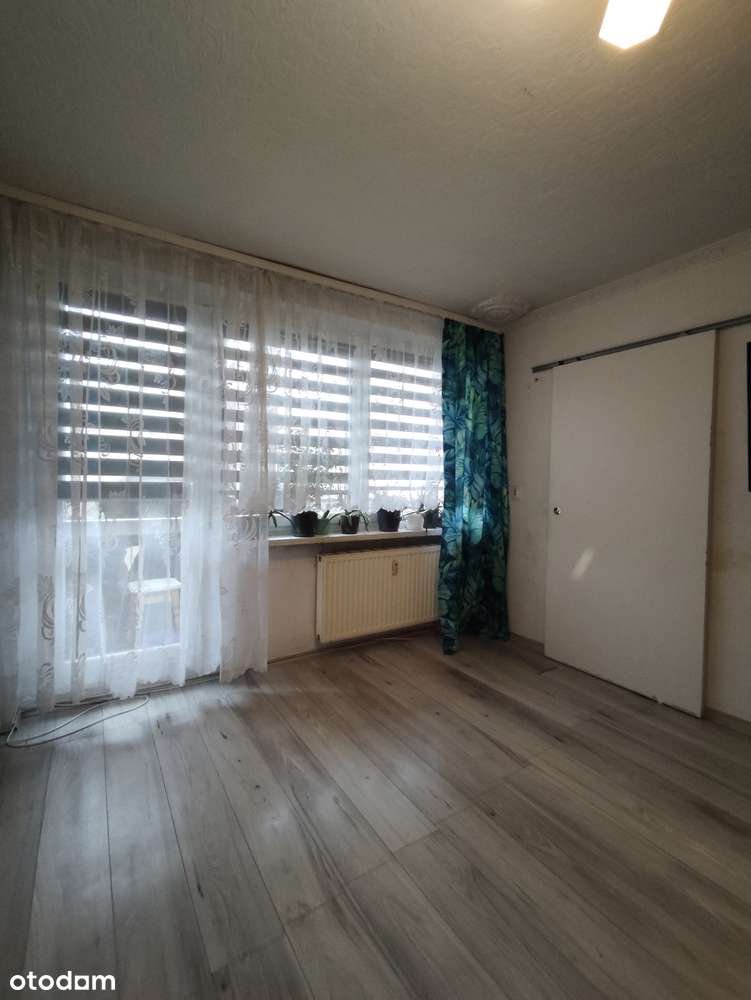 3 pokoje, osobno WC, kuchnia z oknem-14