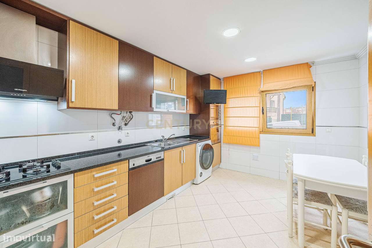 T2 em Caneças com Terraço,  logradouro  e 2 Parqueamentos-6