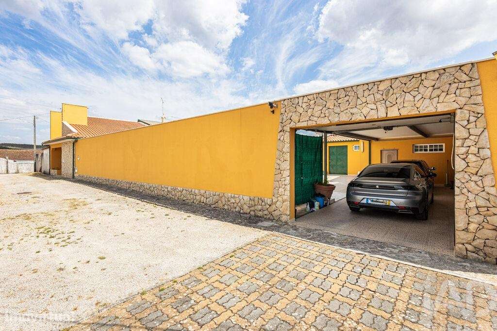 Casa / Villa T4 em Rio Maior de 264,00 m2 - Grande imagem: 4/30