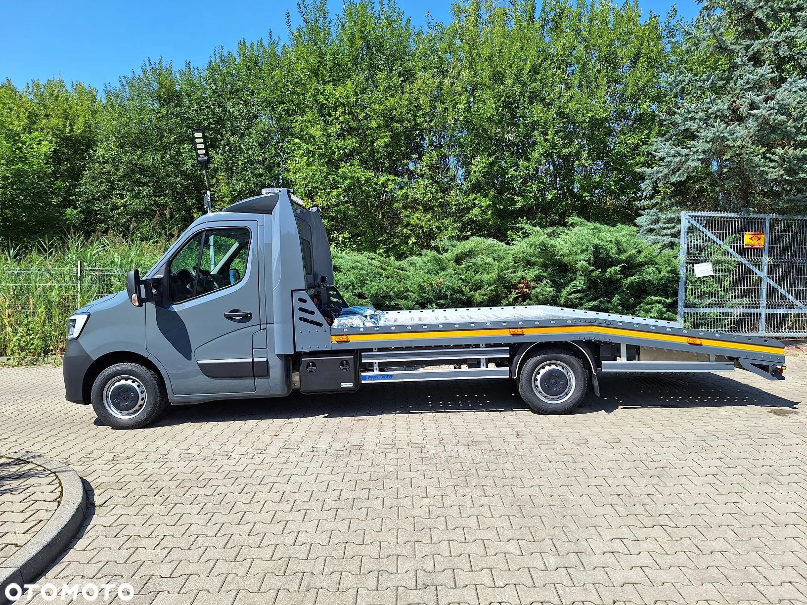 Renault Master laweta 165 km - 1