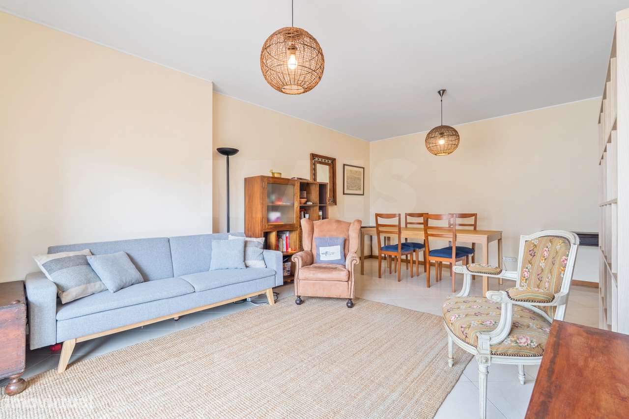 Apartamento T2 com Estacionamento | Próximo da Praia da Rocha – Enc... - Grande imagem: 5/24