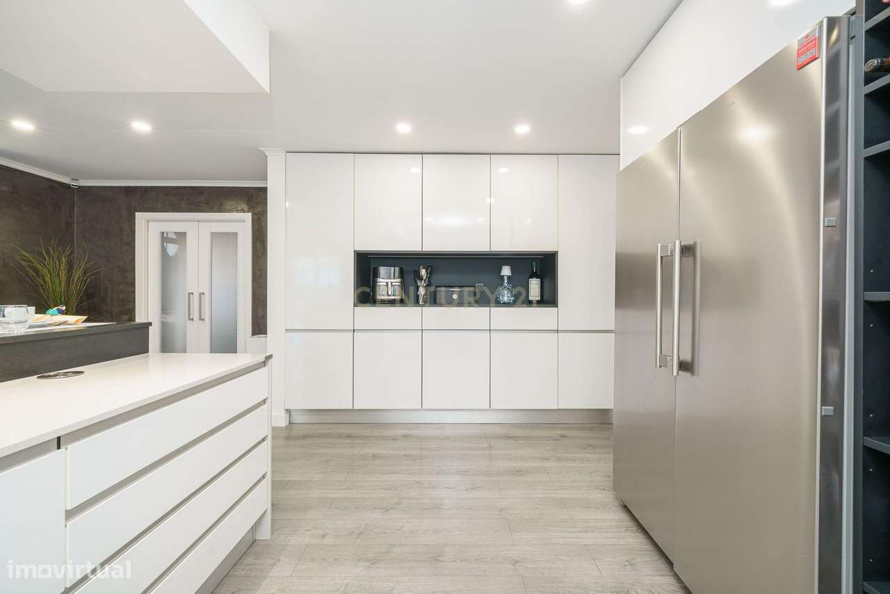 Moradia T4 de charme no Vale Ana Gomes, em Setúbal-7