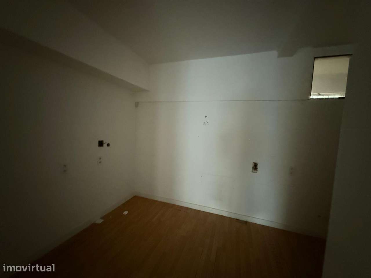 Loja c/ Grande Visibilidade em Águas Santas na Av. D. Afonso Henriques-8