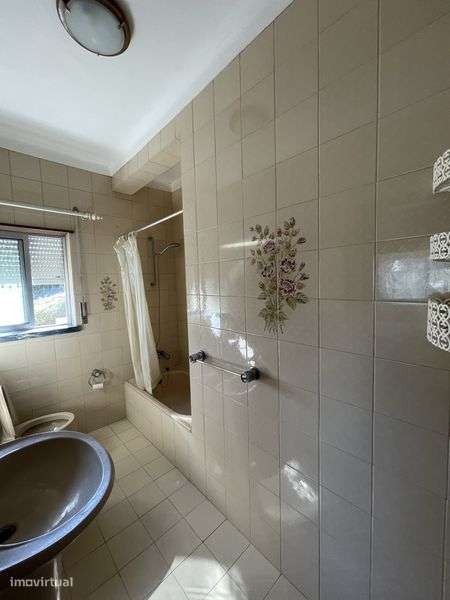 Alugo Vivenda T6 - Mobilada - Grande imagem: 4/12