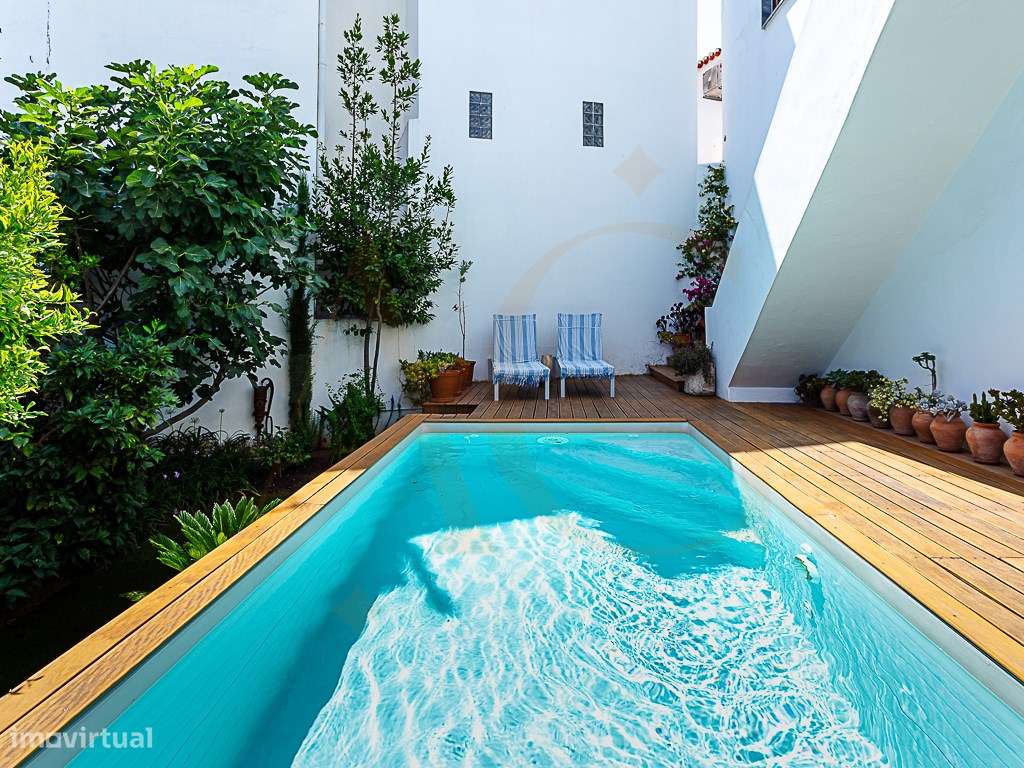 Moradia com Garagem, Piscina, Jardim e amplos Terraços, para venda ...-45