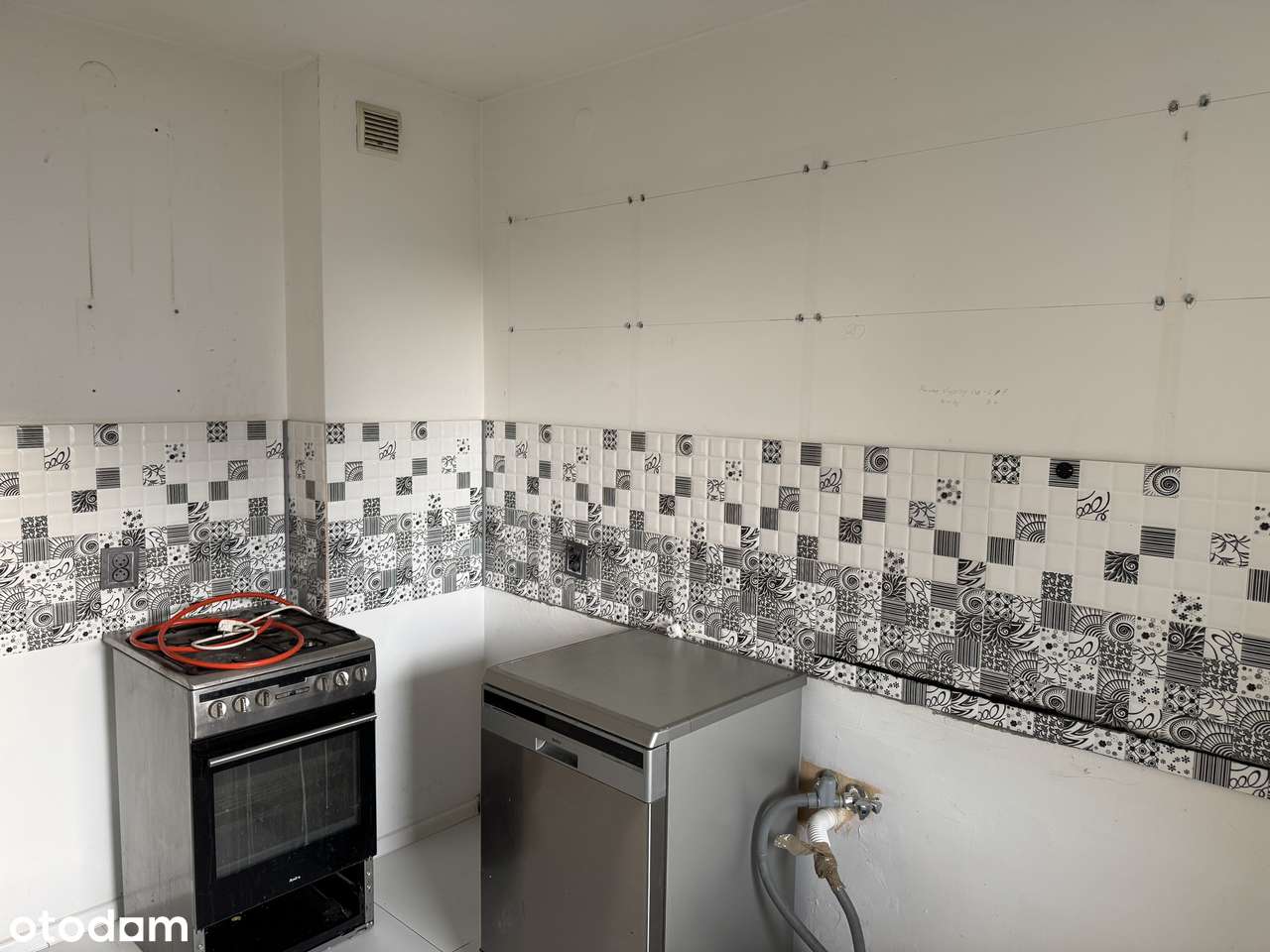 Sprzedam ustawne 2-pokojowe mieszkanie OS. Wyzwolenia Turek-6