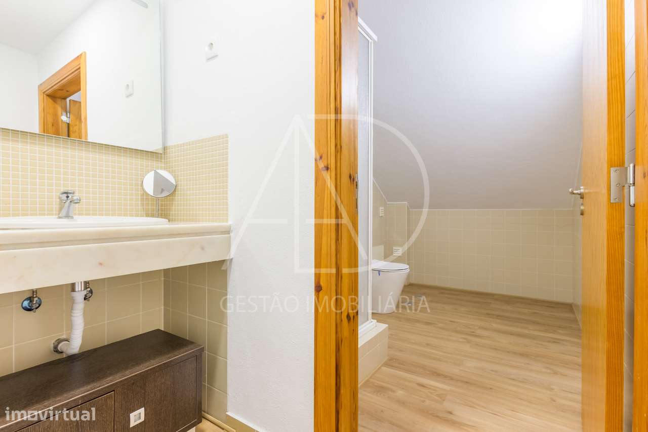 Moradia Isolada T3+ 2 a 5 minutos da Baia do Seixal-27