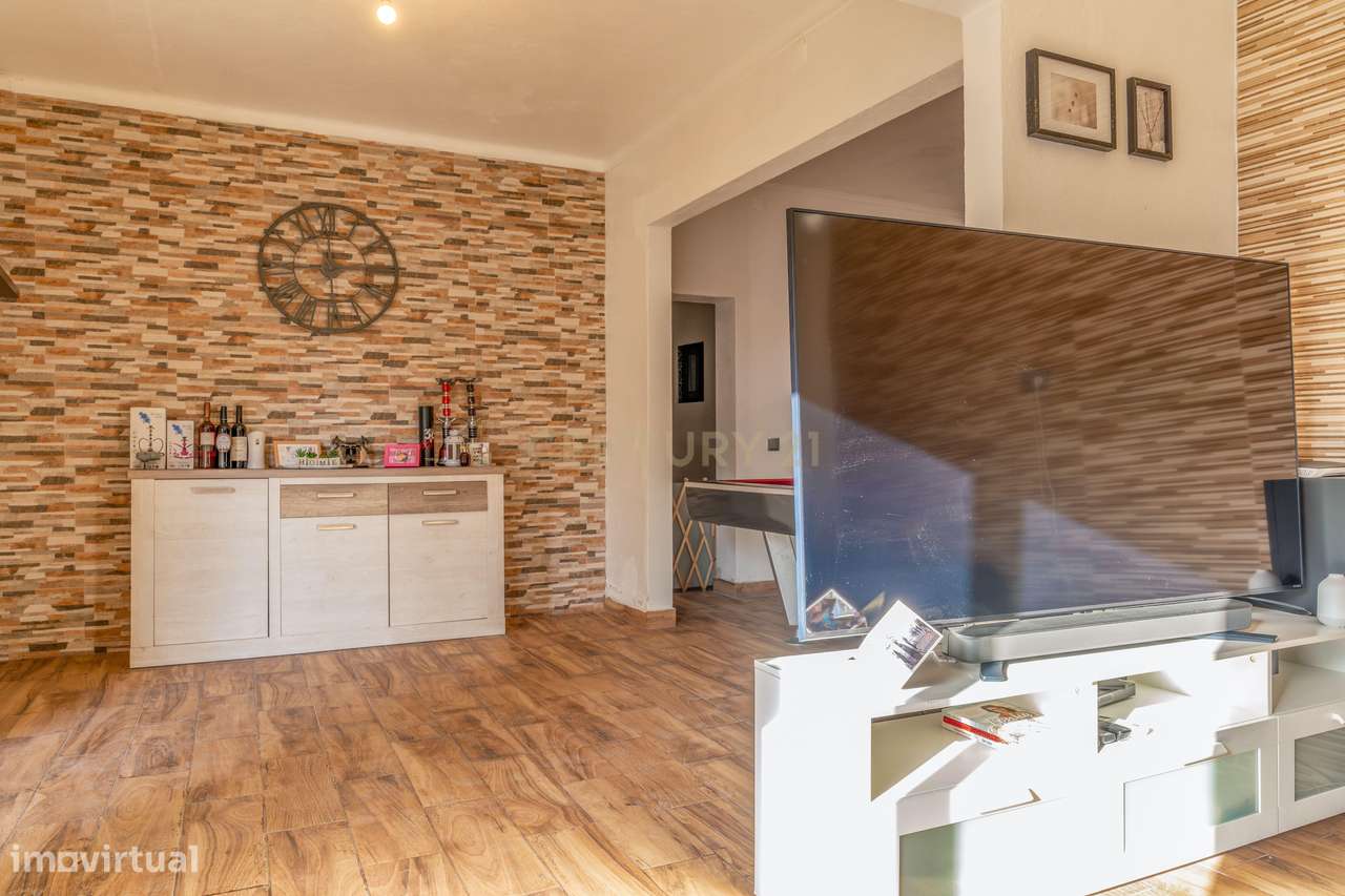 Moradia térrea T4 com garagem e logradouro em Águas de Moura | Av. da - Grande imagem: 4/42