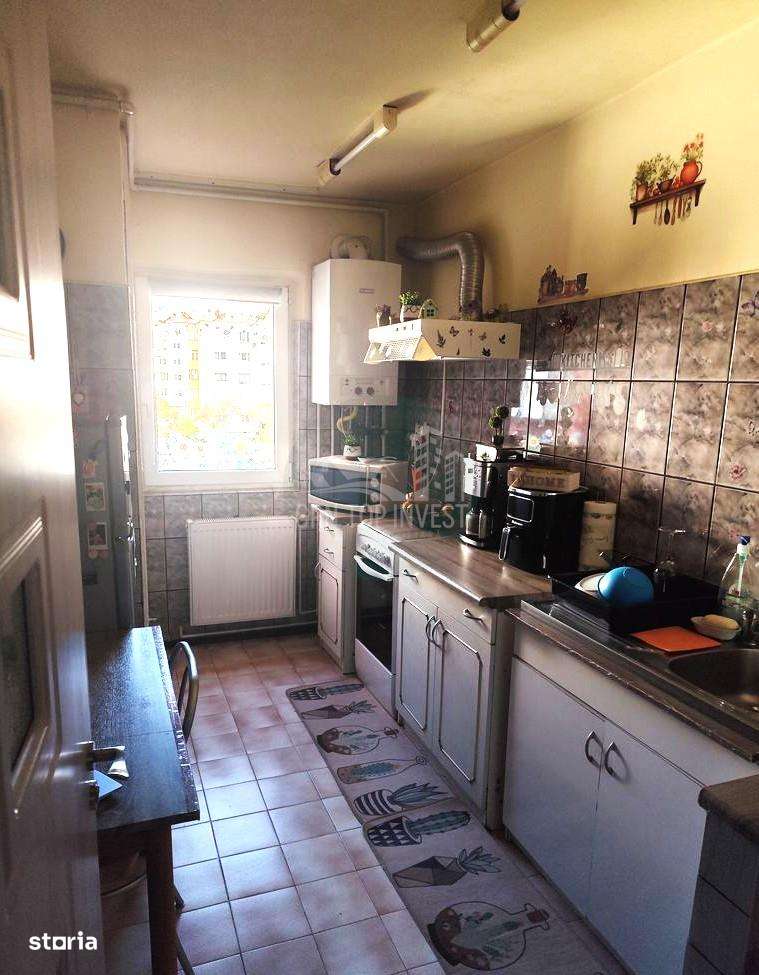 Apartament 3 camere decomandat 2 balcoane zona Calea Poplacii-1