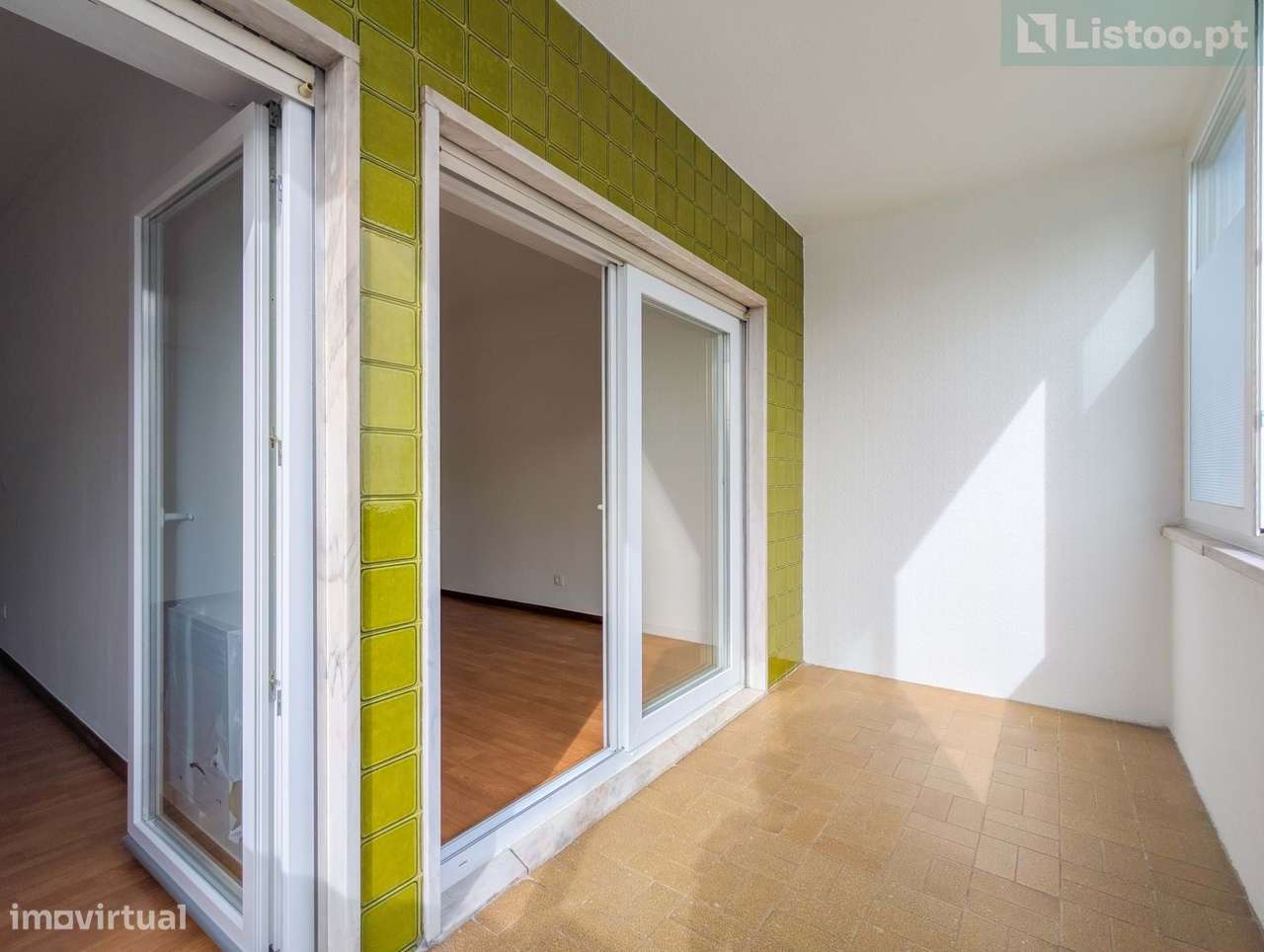 T2 Alvalade com Terraço e Garagem-19