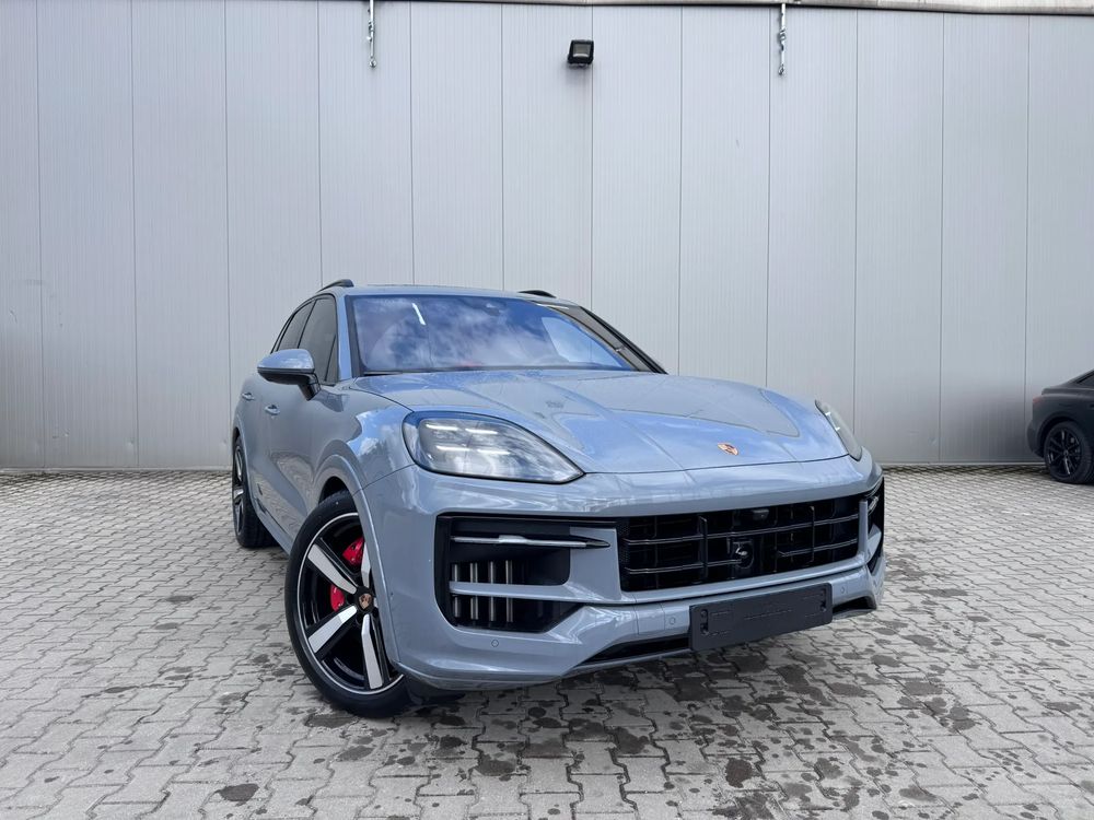 Porsche Cayenne III GTS 2025