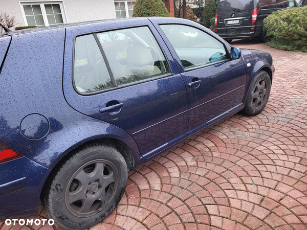 Volkswagen Golf IV 2.3 V5 4Mot Highline - 3