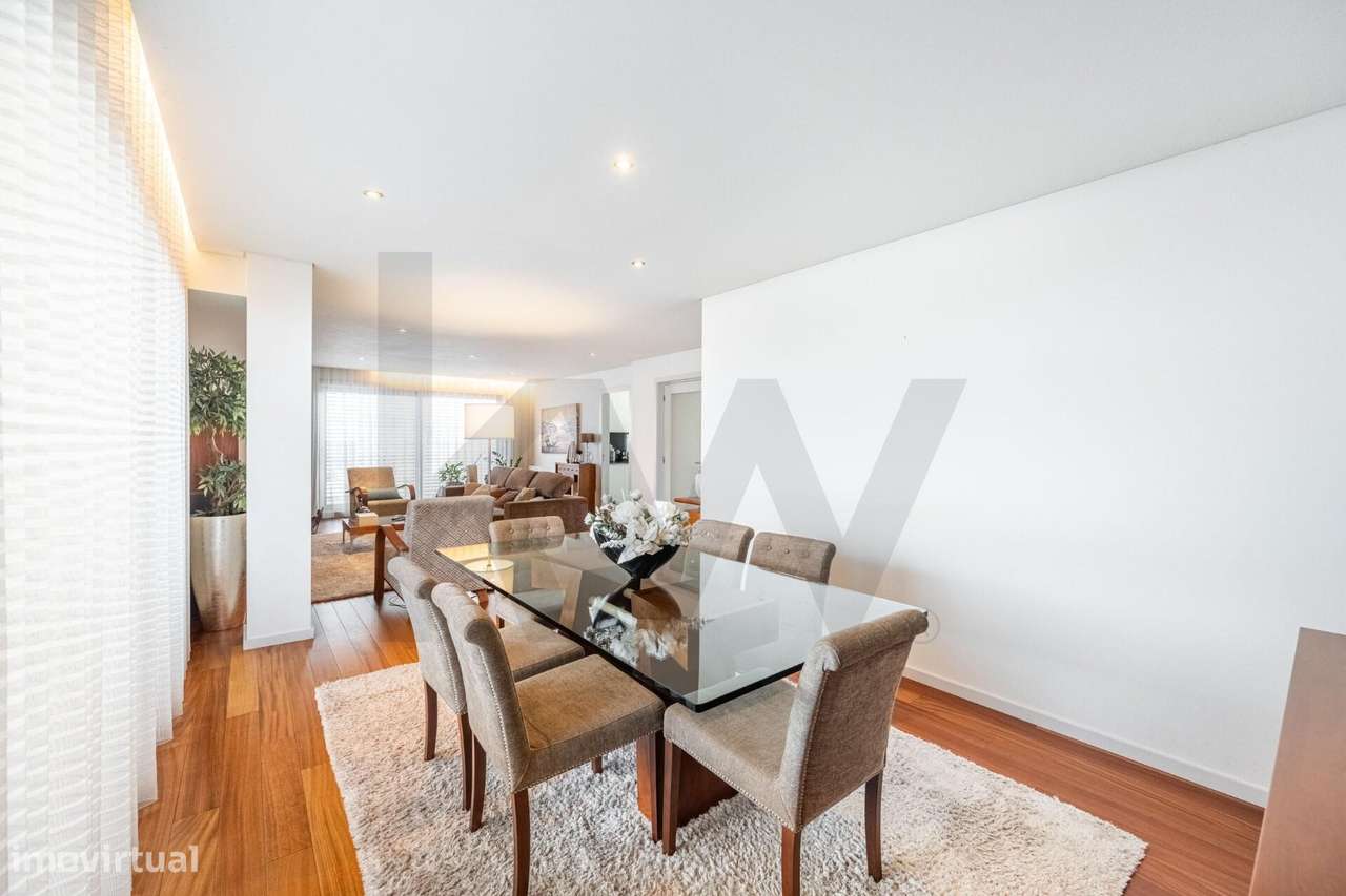 T3 de Excelência | Praça Velasquez e Av. dos Combatentes | Terraço 100 - Grande imagem: 4/43