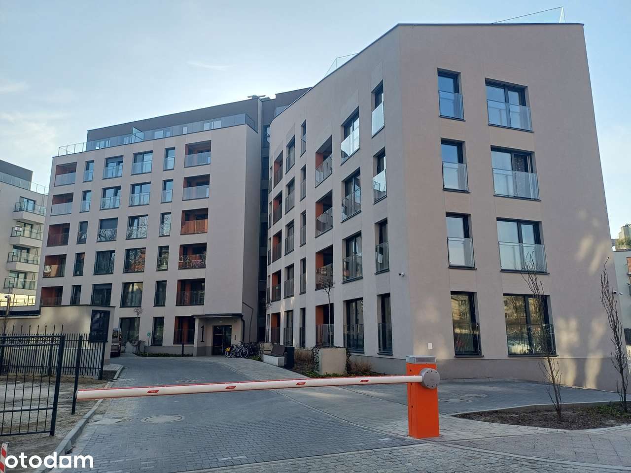 Miejsce w hali garażowej Rynek Widecki ul.G.Bergera 1 wynajmę - Pełny obrazek: 2/3