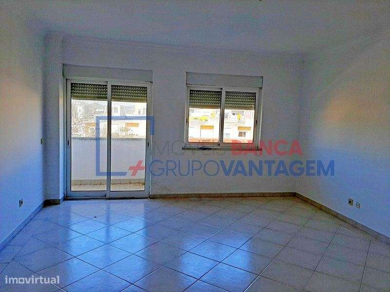 T1 Carregado com lugar de parqueamento - Condomínio fechado UNO - Grande imagem: 4/8