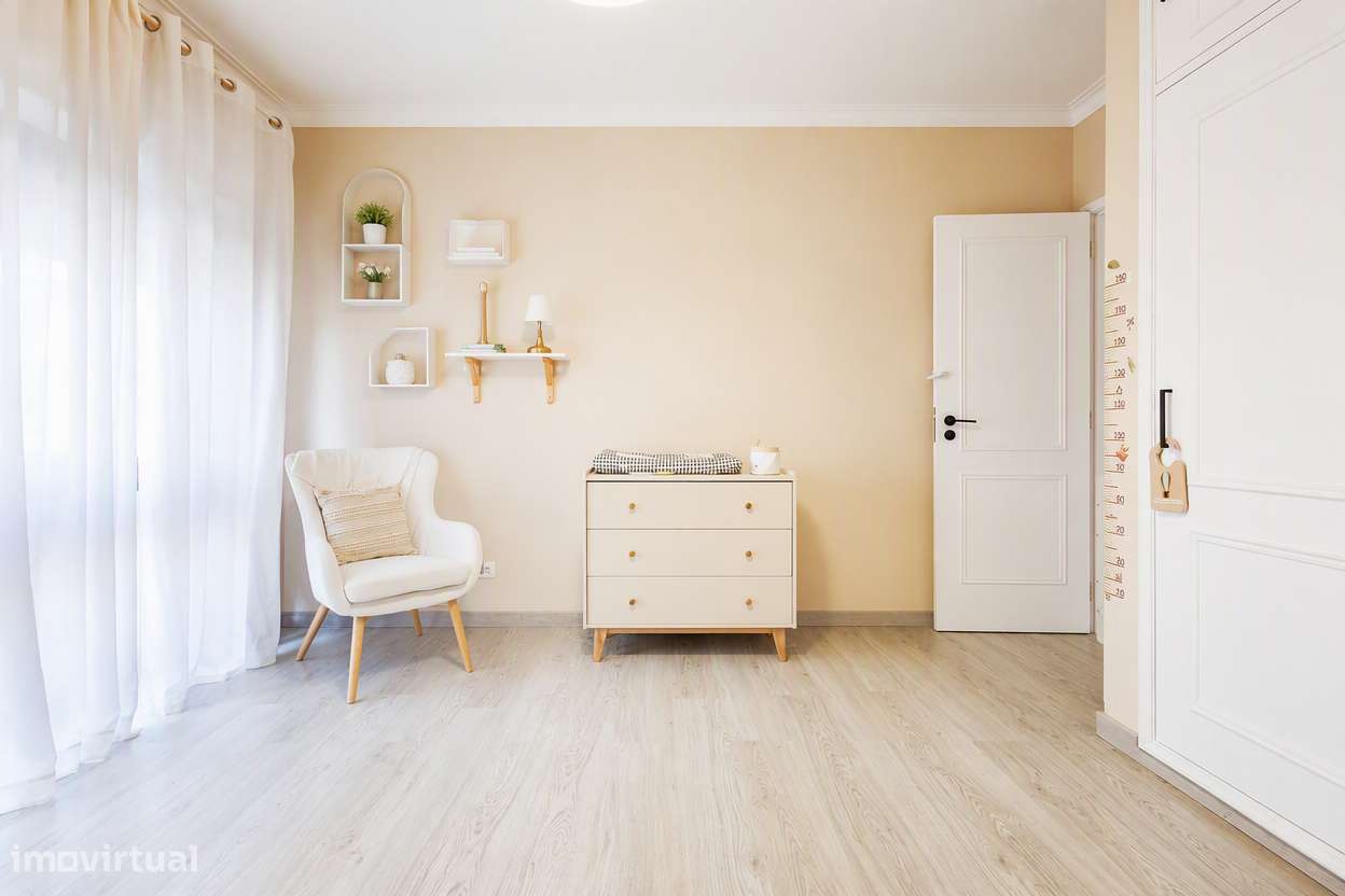 T4 com 184 m², garagem,  varandas e espaço para toda a família-16